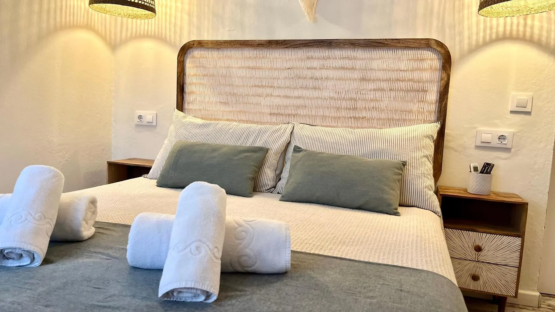 Zahora Beach Room