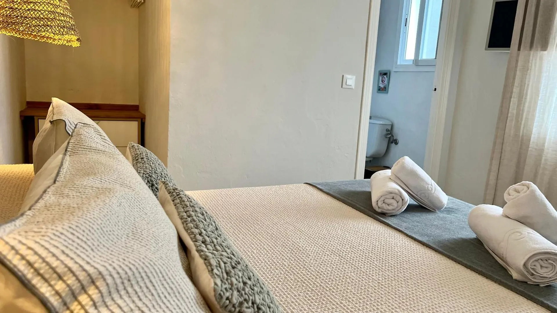 Zahora Beach Room